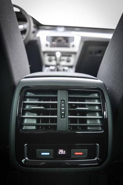 Por qué el aire acondicionado de tu coche no enfría bien