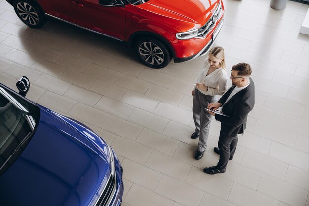Diferencias entre vender tu coche a un concesionario o a un particular