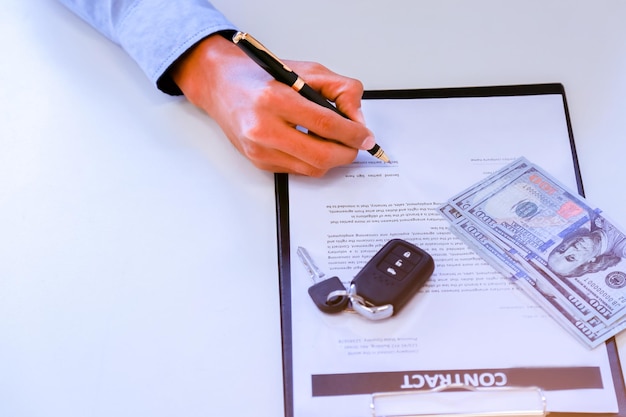 Qué hacer si el comprador de tu coche no cambia el titular